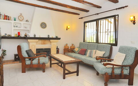 Tosalans: Proprietà, Camera, Mobilia, Costruzione, Interior Design, Tavolo, Soggiorno, Casa, Soffitto, Immobiliare
