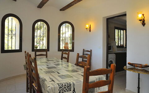 Tosalans: Camera, Proprietà, Costruzione, Mobilia, Sala Da Pranzo, Interior Design, Soffitto, Tavolo, Pavimento, Casa