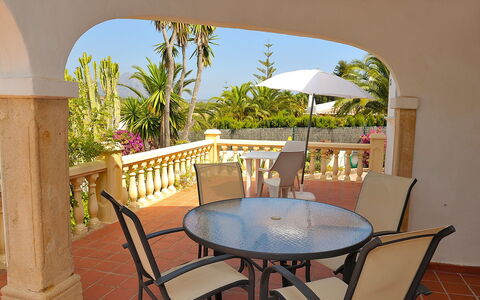 Reposo: Proprietà, Camera, Immobiliare, Costruzione, Mobilia, Casa, Tavolo, Casa, Interior Design, Balcone