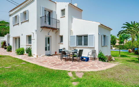 Toscal: Cielo, Pianta, Costruzione, Proprietà, Finestra, Albero, Lotto, Casa, Porta, Erba
