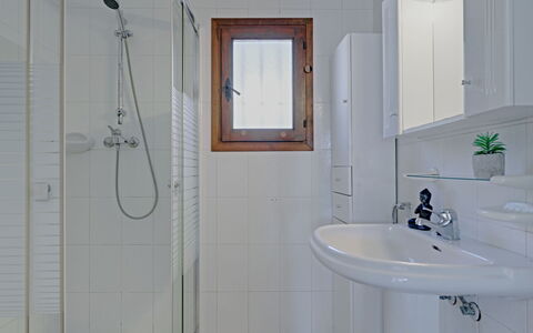 La Concha: Rubinetto, Idraulico Fixture, Proprietà, Specchio, Soffione Doccia, Lavello, Bagno, Pannello Doccia, Lavandino Del Bagno, Pianta