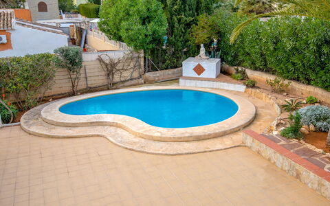 La Concha: Acqua, Pianta, Proprietà, Piscina, Azzurro, Costruzione, Albero, Urban Design, Tempo Libero, Pavimentazione