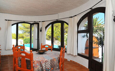 Andrea: Camera, Proprietà, Costruzione, Interior Design, Casa, Soffitto, Mobilia, Architettura, Immobiliare, Pavimento