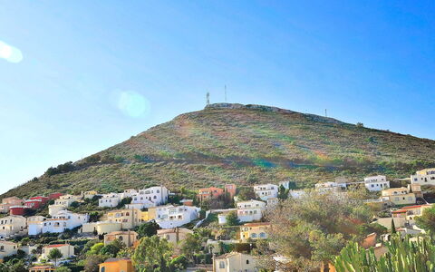 La Caissa: Collina, Cielo, Geografia Montane, Montagna, Cittadina, Zona Urbana, Turismo, Hill Station, Città, Villaggio