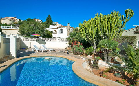 La Caissa: Proprietà, Piscina, Azzurro, Immobiliare, Costruzione, Estate, Vacanza, Casa, Ricorrere, Villa