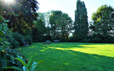 Großzügiges Haus mit Traumhafter Gartenanlage