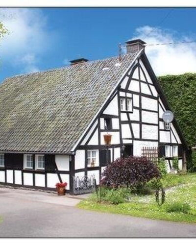 Fachwerkhaus mit Garten, Grill und Terrasse