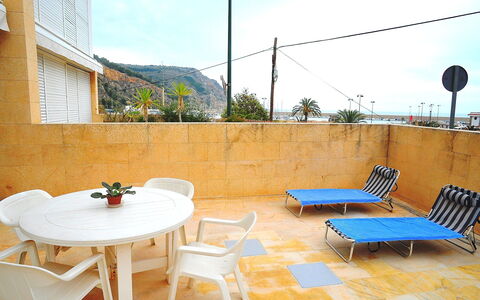 Atarazanas: Proprietà, Casa, Camera, Costruzione, Mobilia, Tavolo, Interior Design, Immobiliare, Appartamento, Pavimento
