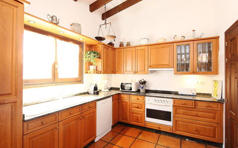 Paraje de Libertad: Controsoffitto, Cabinetry, Mobilia, Proprietà, Lavello, Cucina, Elettrodomestico Da Cucina, Cucina Stufa, Legna, Lavandino Della Cucina