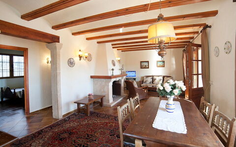 Els Pins: Camera, Proprietà, Soffitto, Costruzione, Interior Design, Mobilia, Sala Da Pranzo, Casa, Pavimento, Fascio