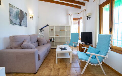Rafol: Mobilia, Proprietà, Divano, Blu, Cornice, Comfort, Interior Design, Soggiorno, Pavimentazione, Architettura