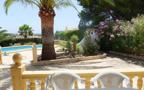 Lina: Proprietà, Mobili Da Esterno, Albero, Immobiliare, Costruzione, Vacanza, Ricorrere, Mobilia, Terrazza, Tavolo Esterno