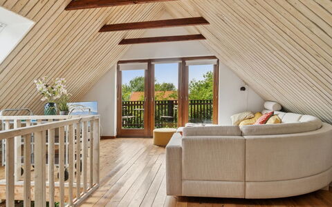 Mirija - 350M from the Sea: Legna, Casa, Portico, Deck, Latifoglie, Tetto, Color Legno, Pavimento In Legno, Eco Hotel
