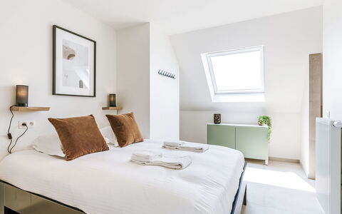 Bel Air with Parking and Balcony: Legna, Tronco, Inverno, Ramoscello, Mobili Da Esterno, Congelamento, Woodland, Neve, Backyard