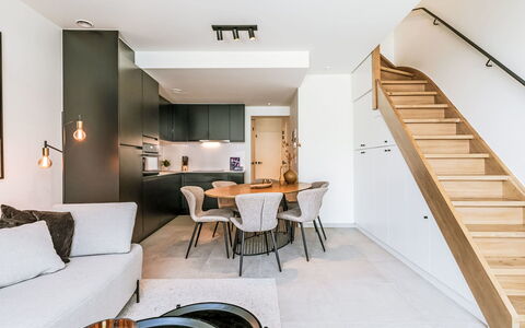 Bel Air with Parking and Balcony: Legna, Tronco, Inverno, Ramoscello, Mobili Da Esterno, Congelamento, Woodland, Neve, Backyard