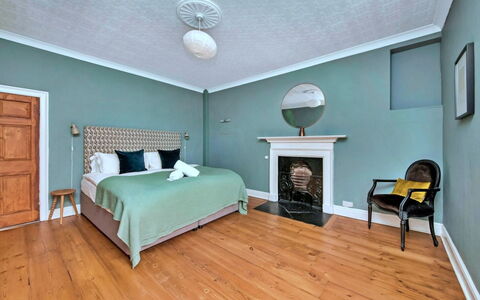 Catterick Cottage: Legna, Camera, Color Legno, Sedia