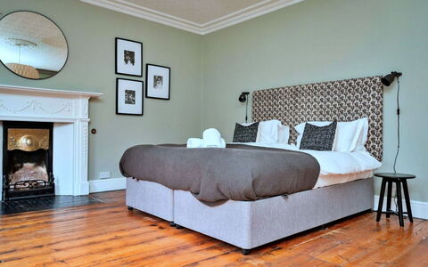 Catterick Cottage: Legna, Camera, Color Legno, Sedia