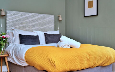 Catterick Cottage: Legna, Camera, Color Legno, Sedia