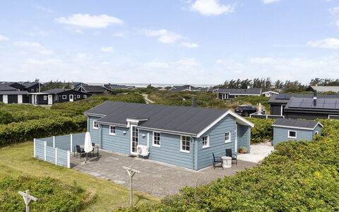 Gjuro - 400M from the Sea: Appartamento, Shade, Balcone, Sedia, Recinzione, Mobili Da Esterno, Alluminio, Erba Sintetica