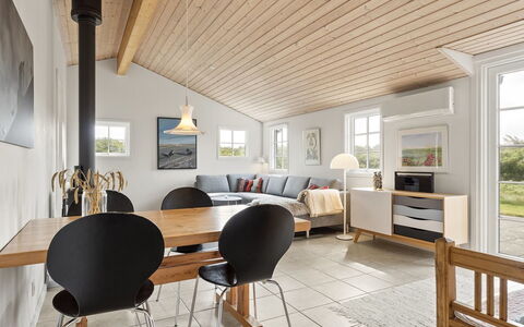 Gjuro - 400M from the Sea: Appartamento, Shade, Balcone, Sedia, Recinzione, Mobili Da Esterno, Alluminio, Erba Sintetica