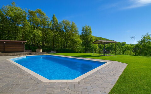 L'Oasi del Poggio: Blu, Zona Residenziale, Sobborgo, Estate, Landscaping, Hedge