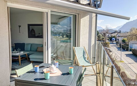 Les Perles du Lac: Mobilia, Sedia, Casa, Mobili Da Esterno, Balcone, Shade, Appartamento, Tavolo Esterno, Cucina & Sala Da Pranzo Tavolo, Bicchiere