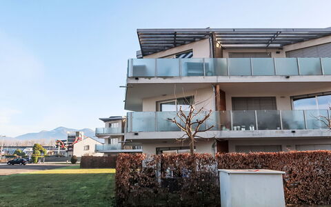 Les Perles du Lac: Architettura, Appartamento, Urban Design, Balcone, Shade, Illuminazione Diurna