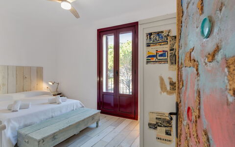 Bright & Artistic: Mobilia, Interior Design, Pavimentazione, Parete, Pavimento, Camera Da Letto, Letto, Legna, Soffitto, Camera