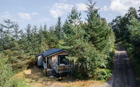 The Secluded Cabin: Piscina, Collina, Tempo Libero, Catena Montuosa, Mobili Da Esterno, Hill Station, Ricorrere, Valle, Eco Hotel, Cresta