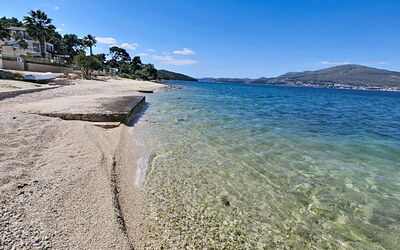 Trogir Okrug Gornji 257: Acqua, Corpo D'Acqua, Costa, Costiera E Morfologie Oceanic, Spiaggia, Mare, Riva, Collina, Oceano, Promontorio