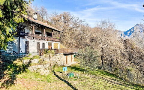 Erika: Piscina, Collina, Tempo Libero, Catena Montuosa, Mobili Da Esterno, Hill Station, Ricorrere, Valle, Eco Hotel, Cresta