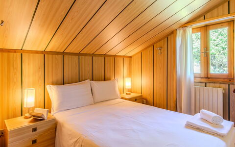 Erika: Legna, Interior Design, Pavimento, Soffitto, Color Legno, Latifoglie, Letto, Camera Da Letto, Plank, Ricorrere