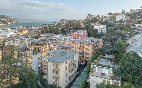 Nerina: Costruzione, Città, Zona Residenziale, Zona Urbana, Appartamento, Quartiere, Cittadina, Estate, Casa, Casa