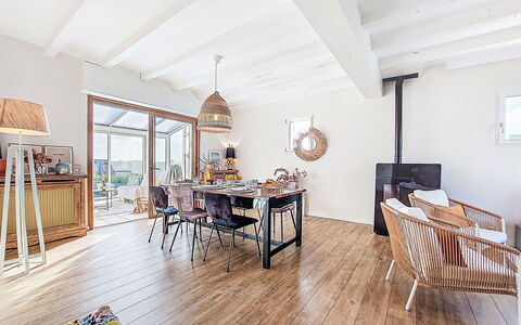 Le Clozic: Legna, Casa, Latifoglie, Plank, Deck, Villetta, Portico, Color Legno, Shade, Materiali Naturali
