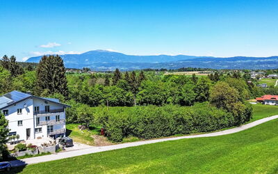 Sankt Jakob im Rosental 1: Cielo, Blu, Albero, Paesaggio, Area Rurale, Lotto, Plain, Hill Station, Campo, Prato