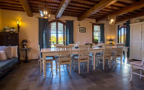Villa Peccioli: Mobilia, Interior Design, Pavimentazione, Sedia, Tavolo, Pavimento, Sala Da Pranzo, Legna, Cucina & Sala Da Pranzo Tavolo, Soffitto