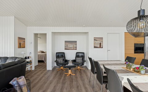 Eljas - 10M from the Sea: Interior Design, Pavimentazione, Pavimento In Legno, Pavimento, Mobilia, Legna, Soffitto, Divano, Soggiorno, Pavimento Laminato