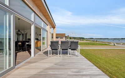 Eljas - 10M from the Sea