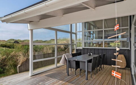Osfrid - 175M from the Sea: Legna, Mobilia, Appartamento, Camera, Soffitto, Color Legno, Sedia, Latifoglie, Vernice, Legname