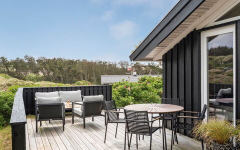 Osfrid - 175M from the Sea: Legna, Mobilia, Appartamento, Camera, Soffitto, Color Legno, Sedia, Latifoglie, Vernice, Legname