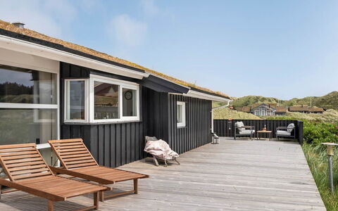 Osfrid - 175M from the Sea: Legna, Mobilia, Appartamento, Camera, Soffitto, Color Legno, Sedia, Latifoglie, Vernice, Legname