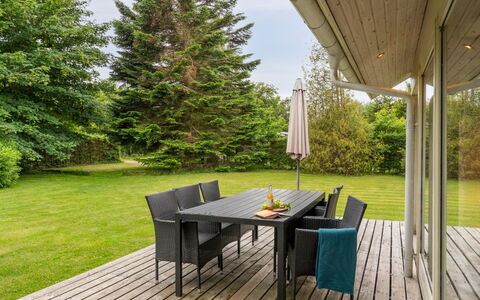 Ilwith - 400M from the Sea: Villetta, Backyard, Cortile, Edifici Giardino, Capannone, Raccordo, Mobili Da Esterno, Log Cabin, Struttura Esterna, Baracca