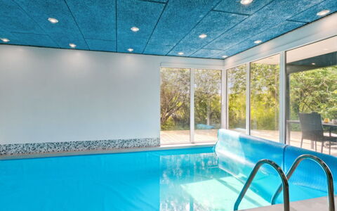 Thurgot - 100M from the Sea: Tetto, Casa, Casa, Villetta, Raccordo, Estate, Driveway, Edifici Giardino, Cortile, Capannone