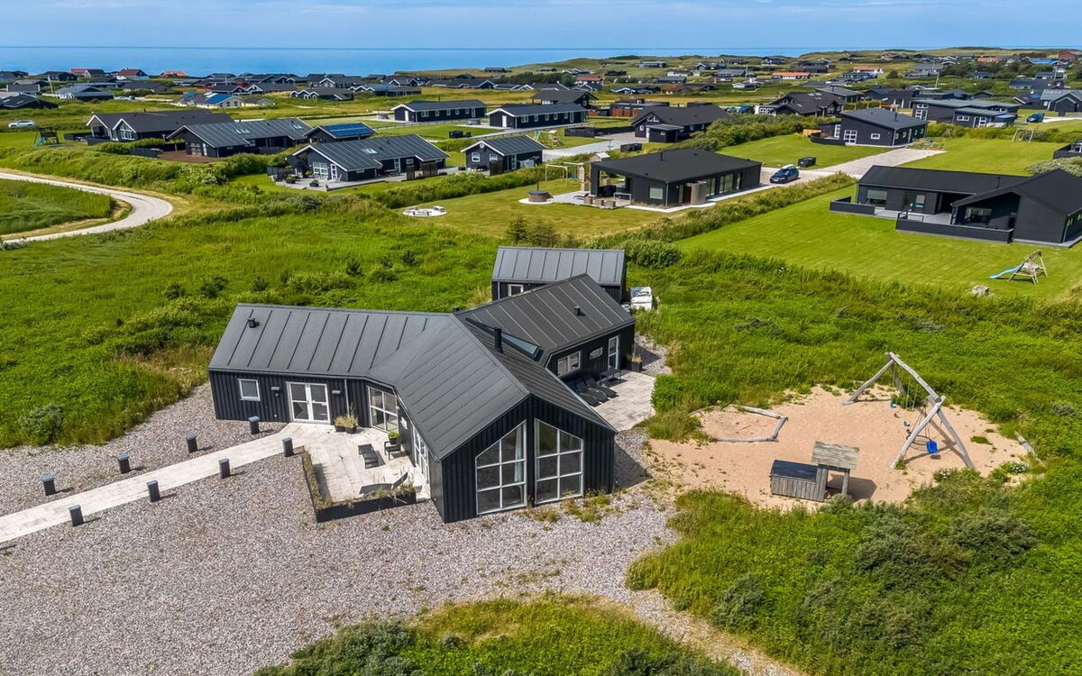 Jonas - 450M from the Sea