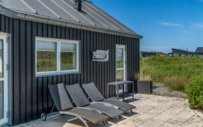 Jonas - 450M from the Sea