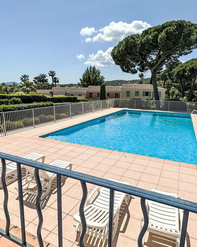Les Pins Bleus App.02