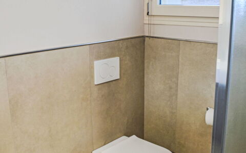 Sweet Home: Toilet Seat, Gabinetto, Bagno, Idraulico Fixture, Pavimentazione, Pavimento, Idraulico, Bidet, Interior Design, Piastrella