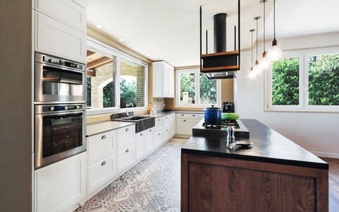 Villa Carciofa: Cucina, Controsoffitto, Interior Design, Elettrodomestico Da Cucina, Cabinetry, Legna, Soffitto, Pavimentazione, Mobilia, Lampada