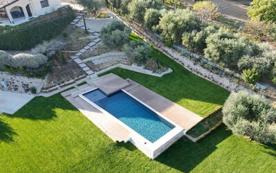 Villa Carciofa: Giardino, Arbusto, Piscina, Landscaping, Backyard, Estate, Prato, Cortile, Villa, Cortile