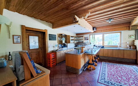 Auffach 645: Legna, Cucina, Soffitto, Controsoffitto, Mobilia, Cabinetry, Camera, Latifoglie, Fascio, Color Legno